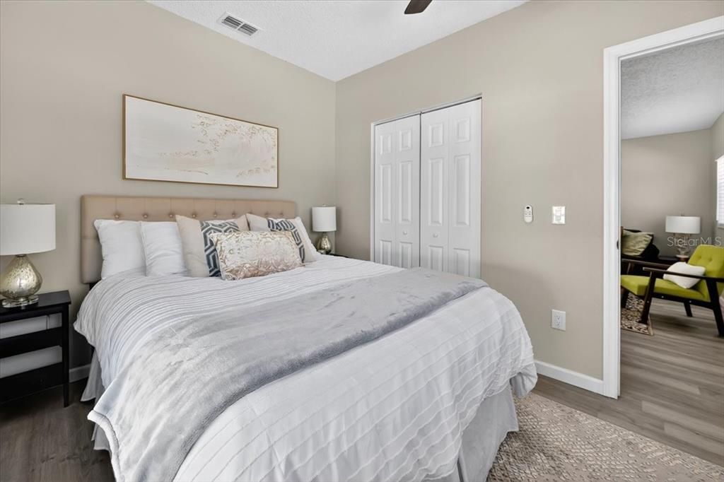 For Sale: $217,000 (3 beds, 1 baths, 912 Square Feet)