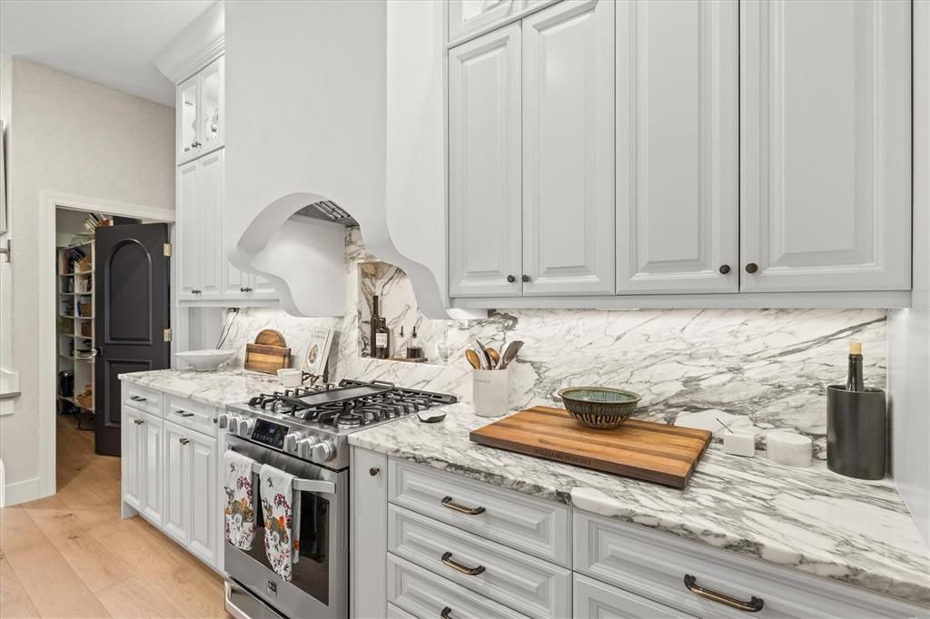 For Sale: $2,400,000 (4 beds, 3 baths, 2919 Square Feet)