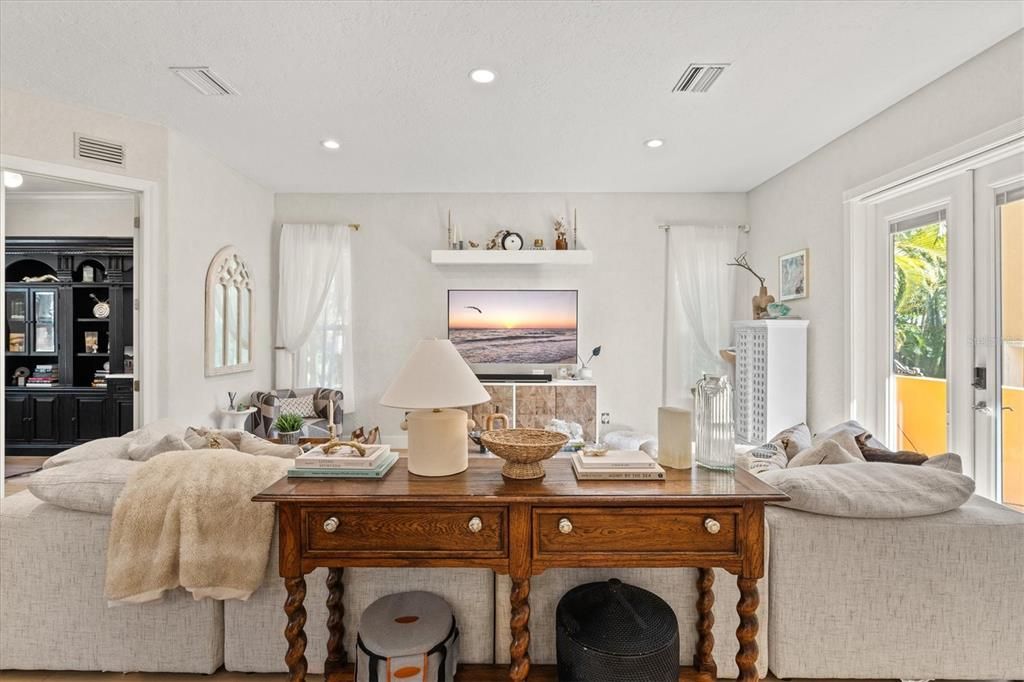 For Sale: $2,400,000 (4 beds, 3 baths, 2919 Square Feet)