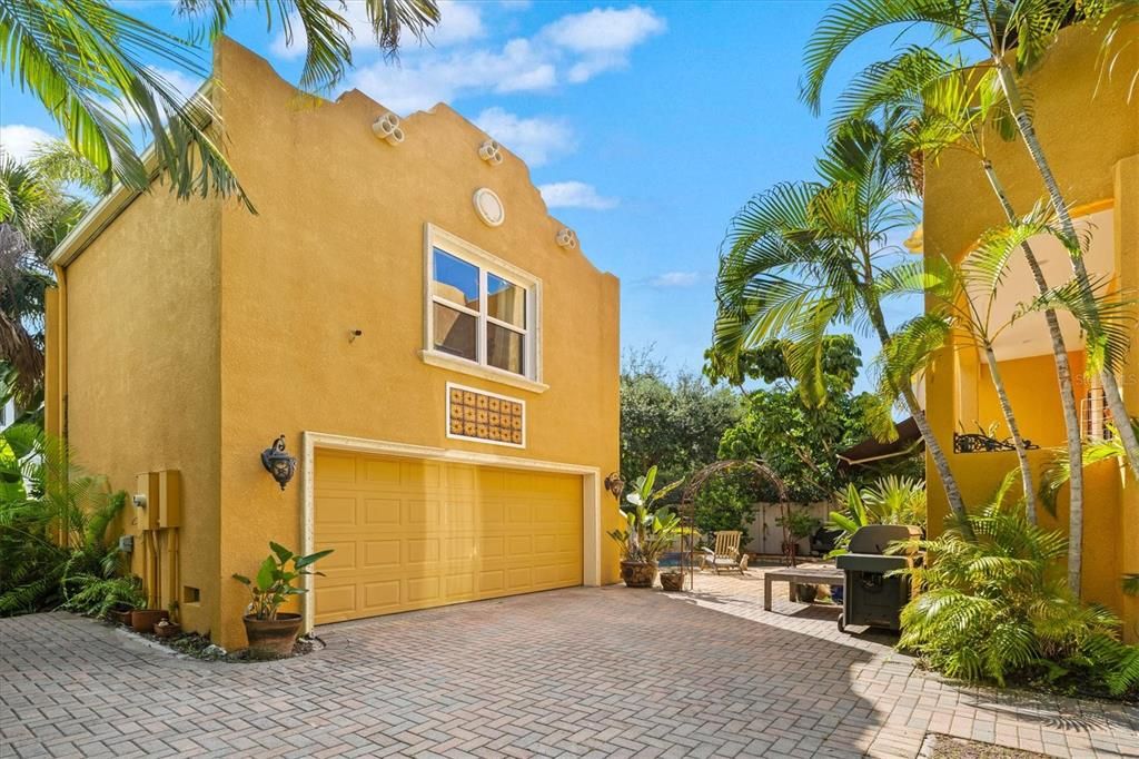 For Sale: $2,400,000 (4 beds, 3 baths, 2919 Square Feet)