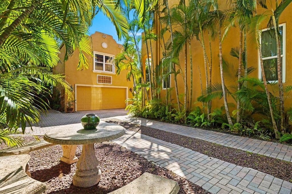 For Sale: $2,400,000 (4 beds, 3 baths, 2919 Square Feet)