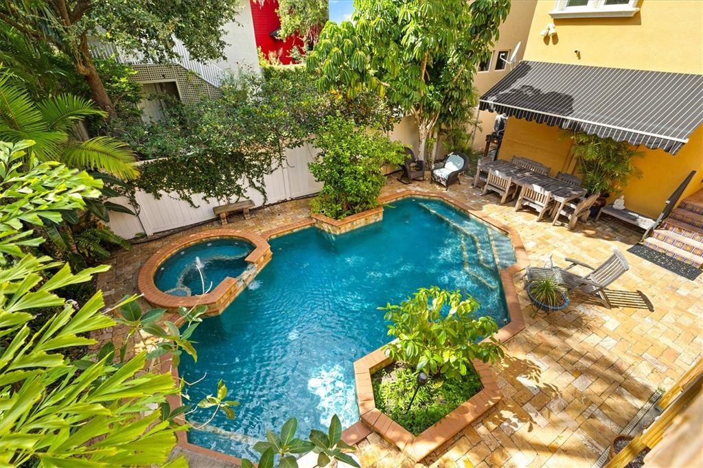 For Sale: $2,400,000 (4 beds, 3 baths, 2919 Square Feet)