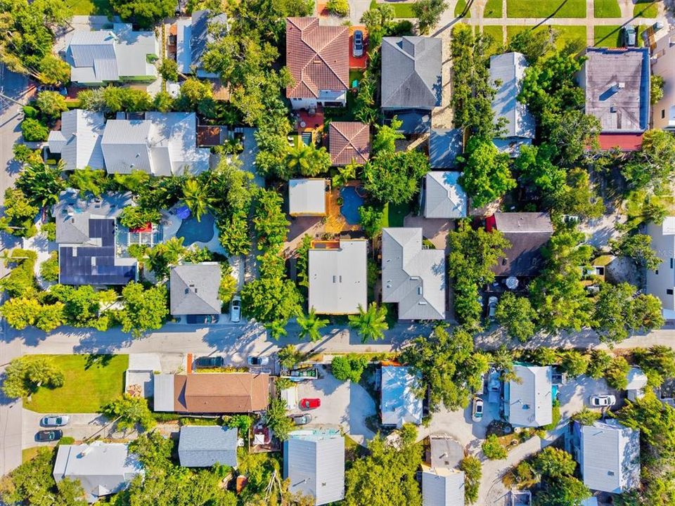 For Sale: $2,400,000 (4 beds, 3 baths, 2919 Square Feet)