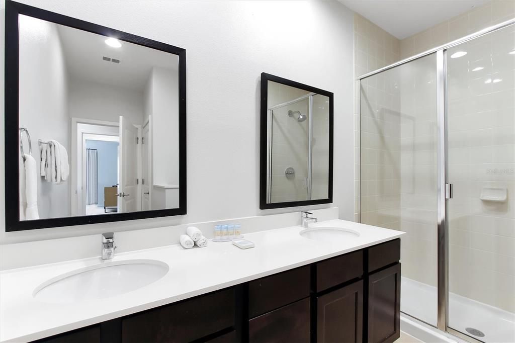 For Sale: $289,000 (2 beds, 2 baths, 1350 Square Feet)