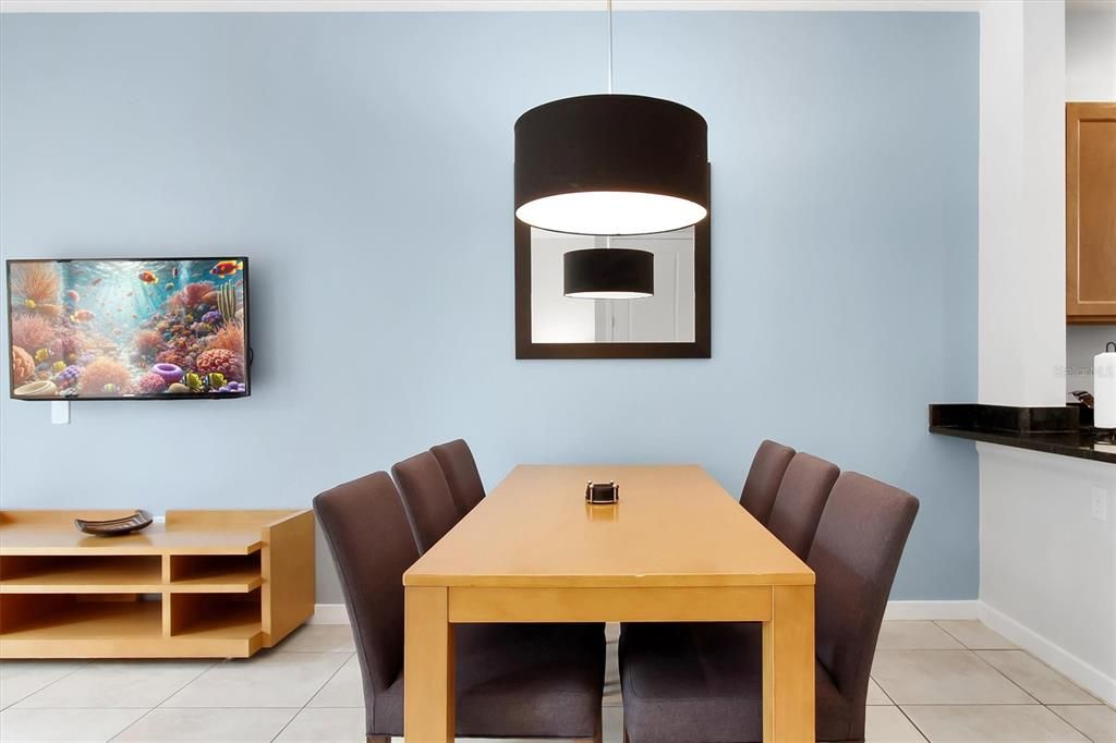 For Sale: $289,000 (2 beds, 2 baths, 1350 Square Feet)