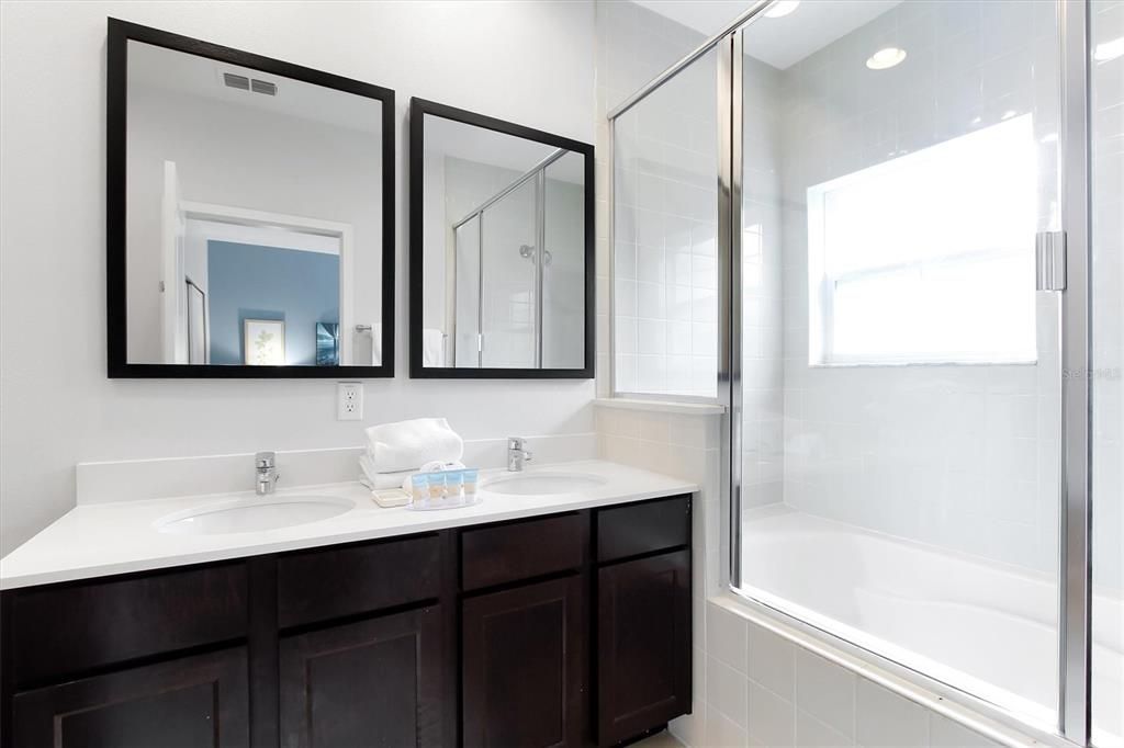 For Sale: $289,000 (2 beds, 2 baths, 1350 Square Feet)