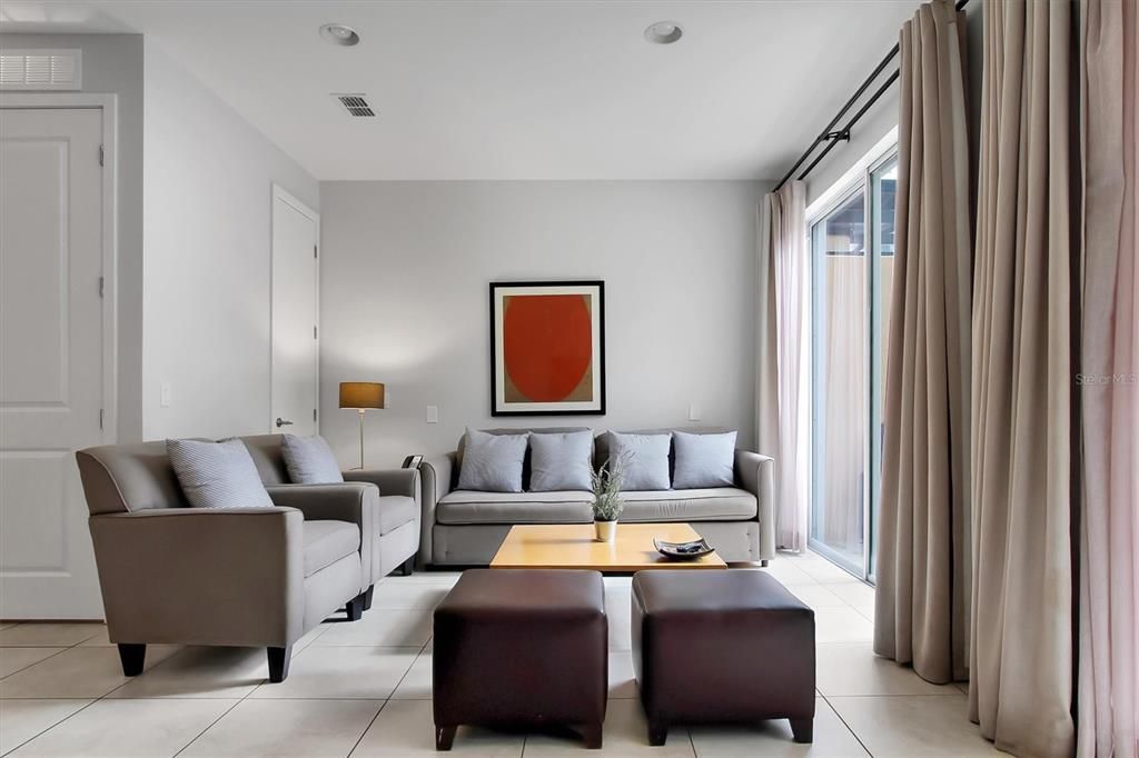 For Sale: $289,000 (2 beds, 2 baths, 1350 Square Feet)