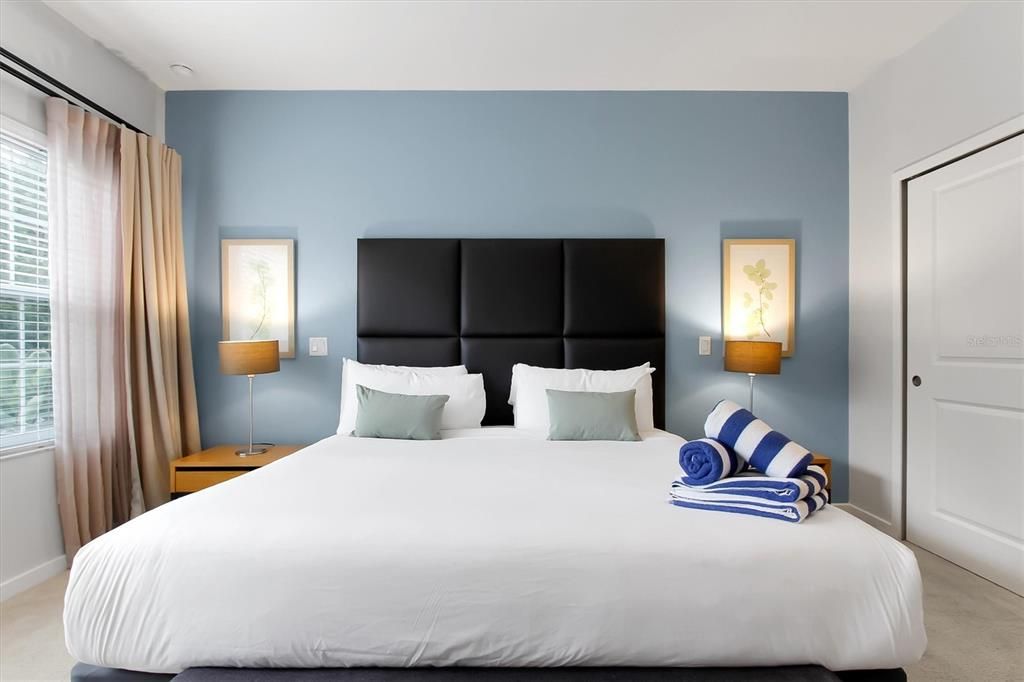 For Sale: $289,000 (2 beds, 2 baths, 1350 Square Feet)