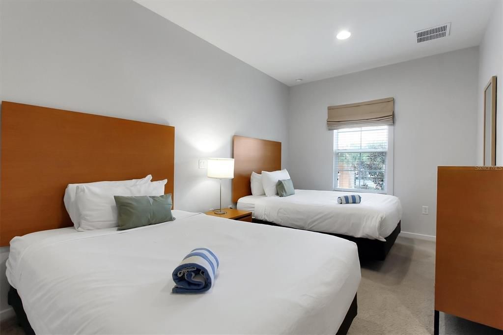 For Sale: $289,000 (2 beds, 2 baths, 1350 Square Feet)