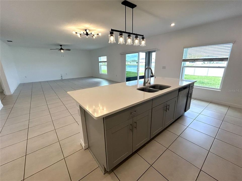 出租: $2,700 (5 贝兹, 3 浴室, 2328 平方英尺)