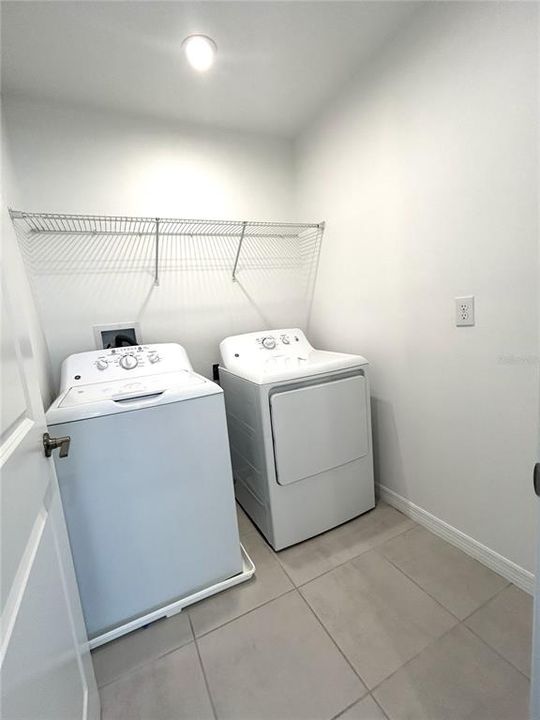 出租: $2,700 (5 贝兹, 3 浴室, 2328 平方英尺)