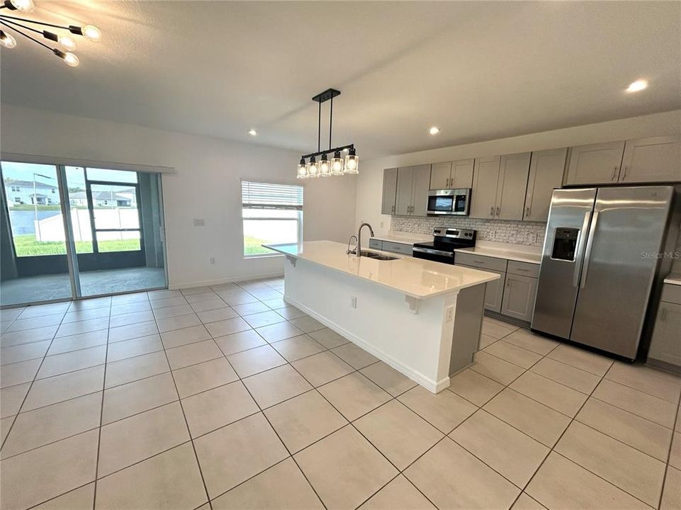 出租: $2,700 (5 贝兹, 3 浴室, 2328 平方英尺)