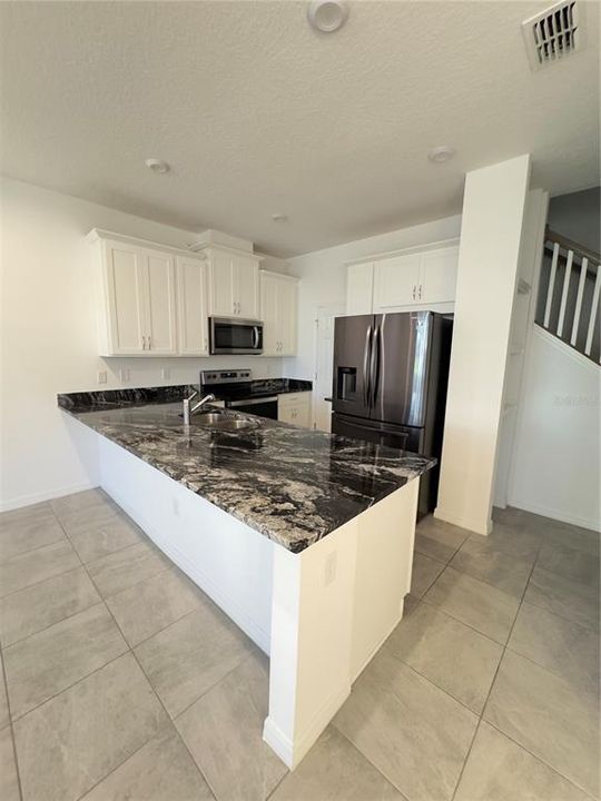 For Rent: $2,350 (3 beds, 2 baths, 1528 Square Feet)