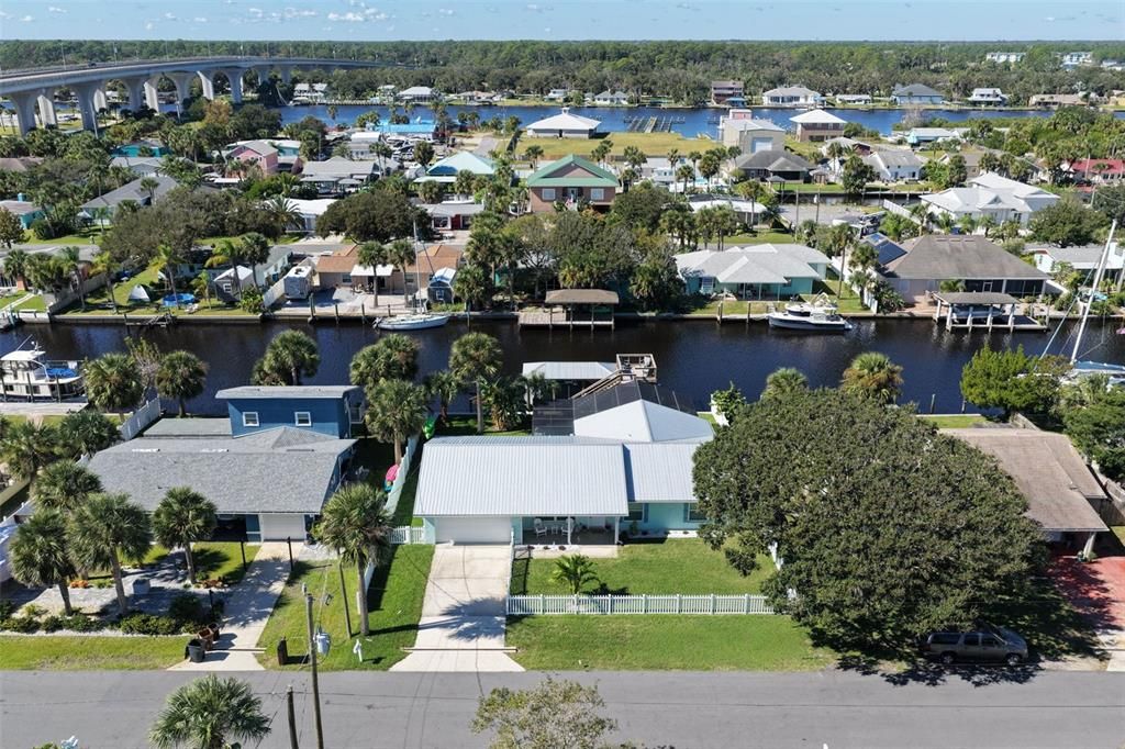 合同活跃: $875,000 (4 贝兹, 2 浴室, 1560 平方英尺)