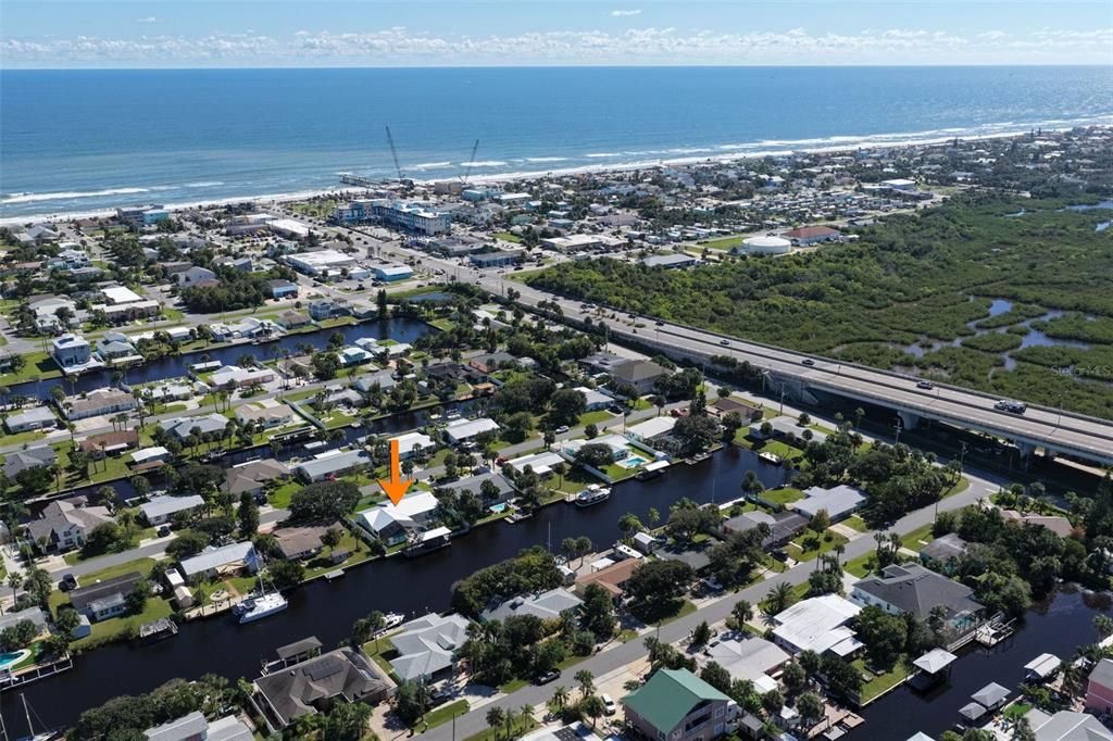 合同活跃: $875,000 (4 贝兹, 2 浴室, 1560 平方英尺)