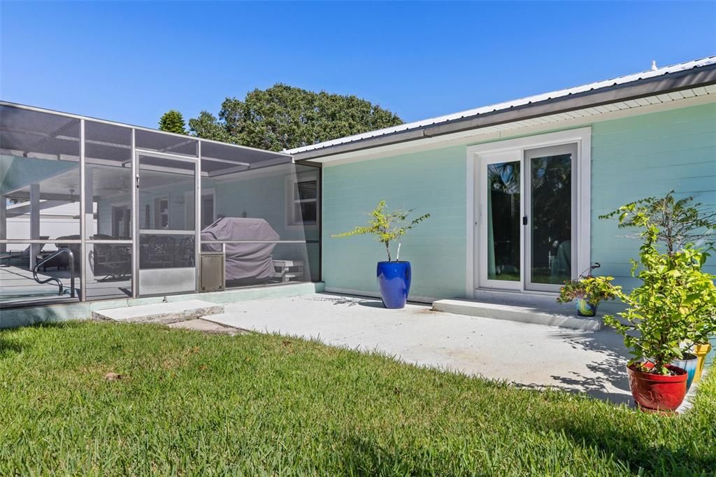 合同活跃: $875,000 (4 贝兹, 2 浴室, 1560 平方英尺)