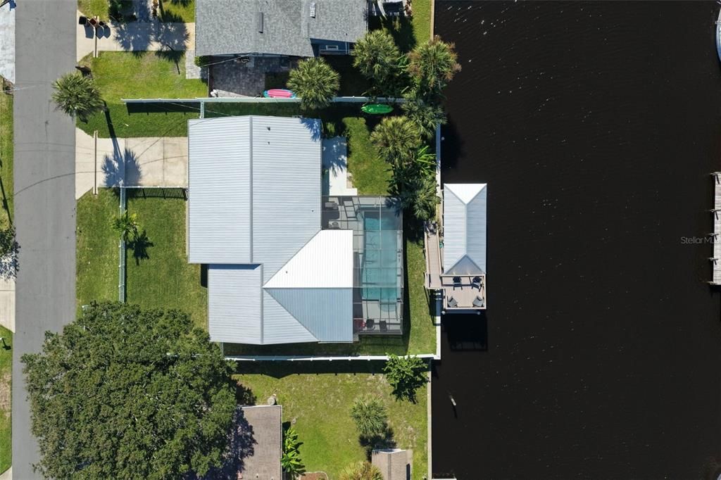 合同活跃: $875,000 (4 贝兹, 2 浴室, 1560 平方英尺)