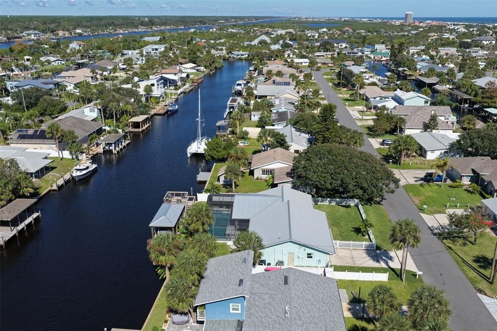 合同活跃: $875,000 (4 贝兹, 2 浴室, 1560 平方英尺)