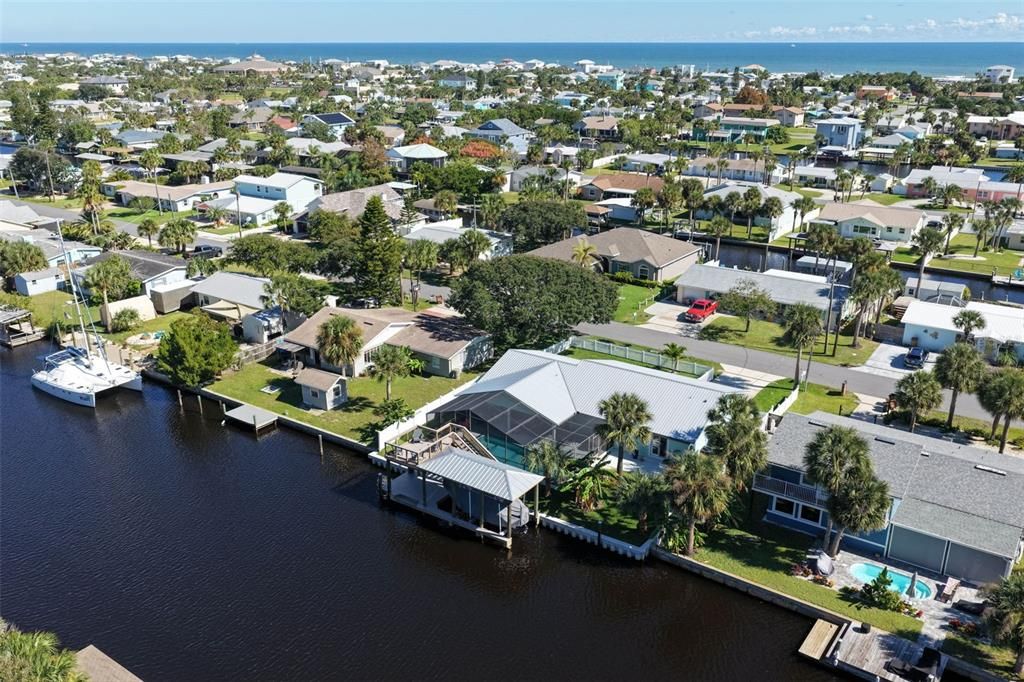 合同活跃: $875,000 (4 贝兹, 2 浴室, 1560 平方英尺)