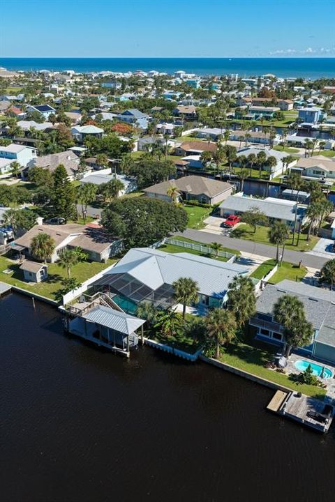 合同活跃: $875,000 (4 贝兹, 2 浴室, 1560 平方英尺)