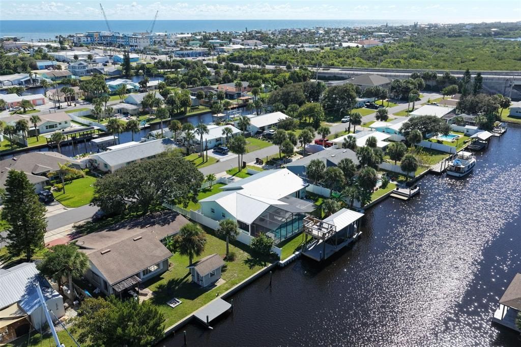 合同活跃: $875,000 (4 贝兹, 2 浴室, 1560 平方英尺)