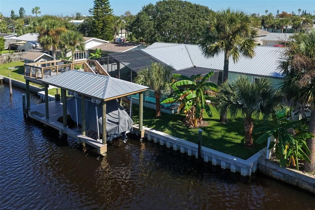 合同活跃: $875,000 (4 贝兹, 2 浴室, 1560 平方英尺)