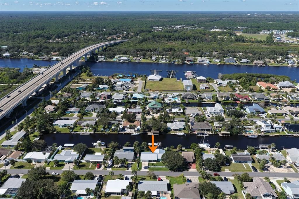 合同活跃: $875,000 (4 贝兹, 2 浴室, 1560 平方英尺)