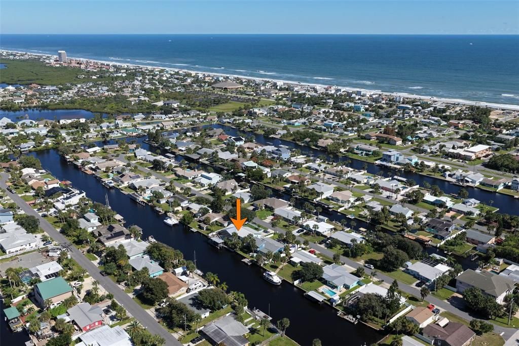 合同活跃: $875,000 (4 贝兹, 2 浴室, 1560 平方英尺)