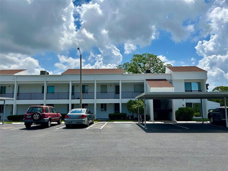 Active With Contract: $159,900 (2 beds, 2 baths, 1040 Square Feet)