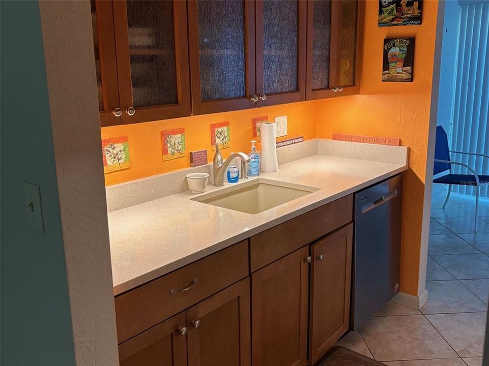 Active With Contract: $159,900 (2 beds, 2 baths, 1040 Square Feet)