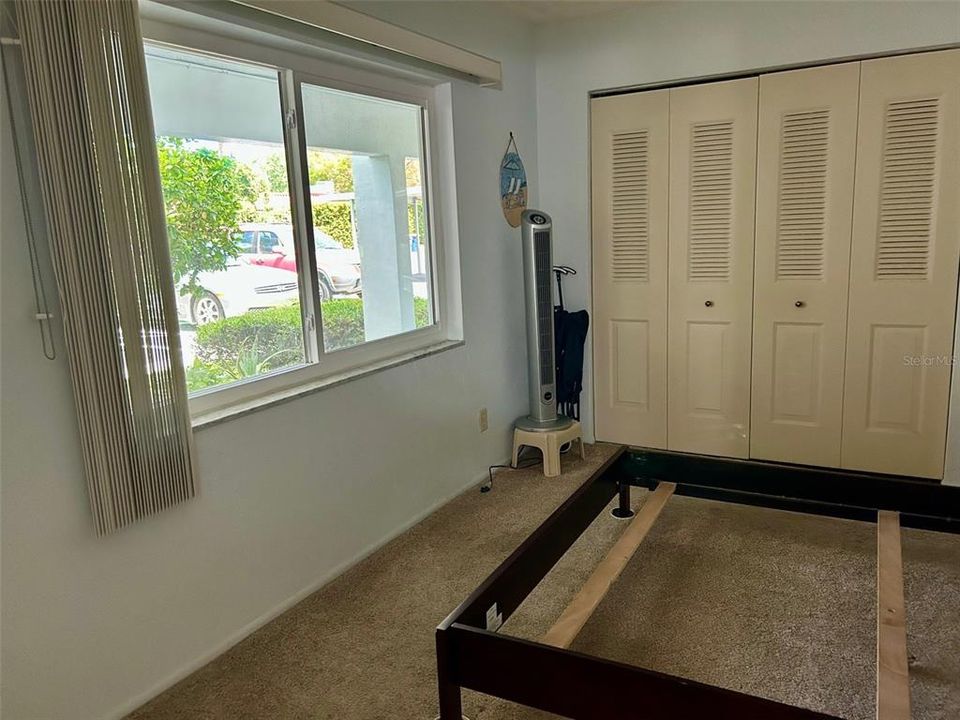 Active With Contract: $159,900 (2 beds, 2 baths, 1040 Square Feet)