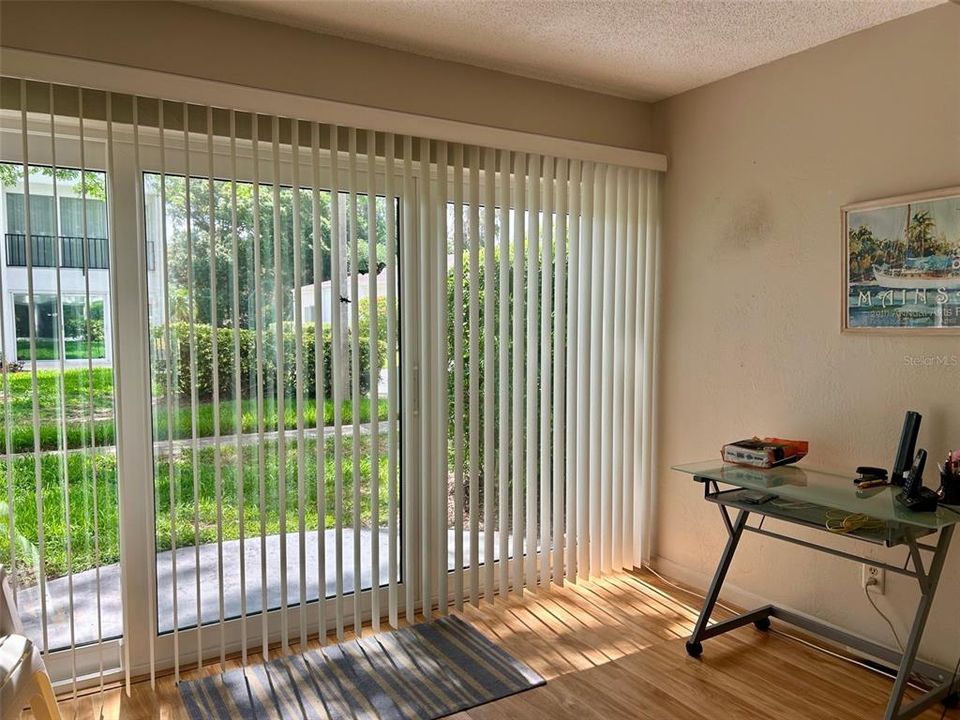 Active With Contract: $159,900 (2 beds, 2 baths, 1040 Square Feet)