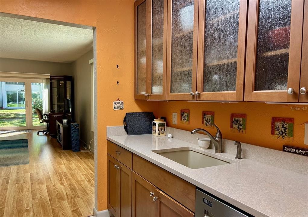 Active With Contract: $159,900 (2 beds, 2 baths, 1040 Square Feet)