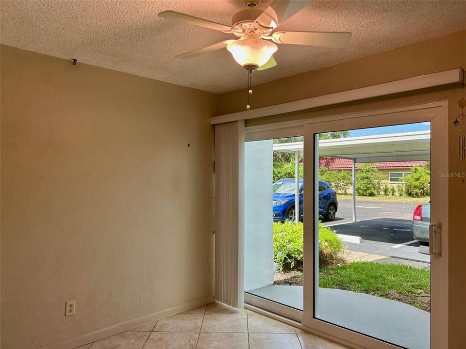 Active With Contract: $159,900 (2 beds, 2 baths, 1040 Square Feet)