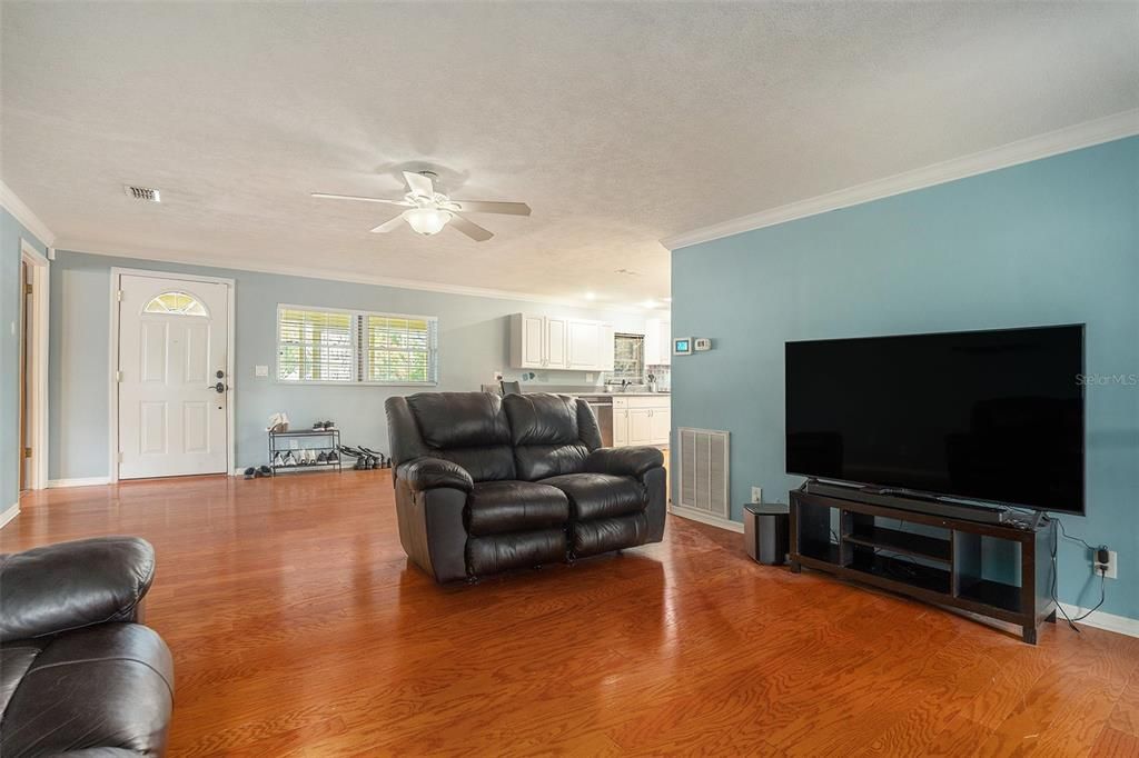 For Sale: $259,900 (2 beds, 2 baths, 1794 Square Feet)