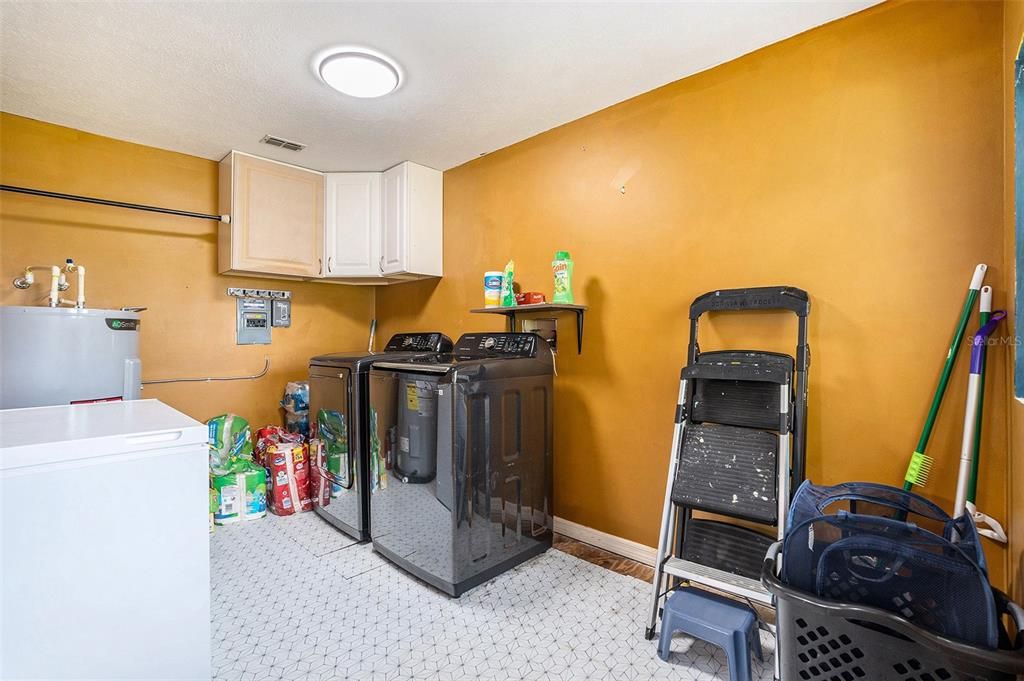 For Sale: $259,900 (2 beds, 2 baths, 1794 Square Feet)