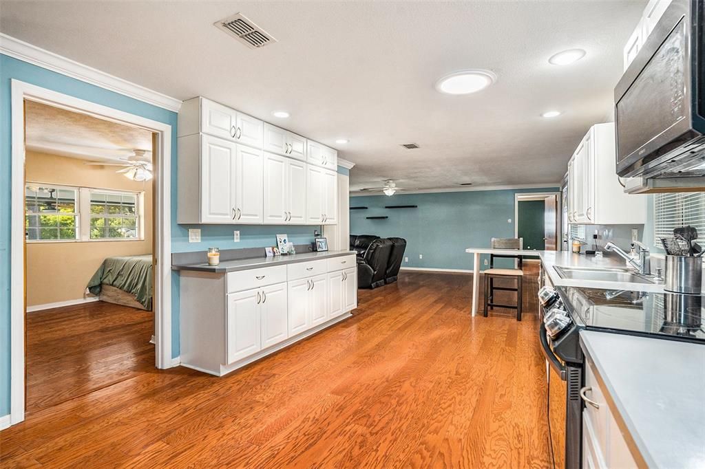 For Sale: $259,900 (2 beds, 2 baths, 1794 Square Feet)