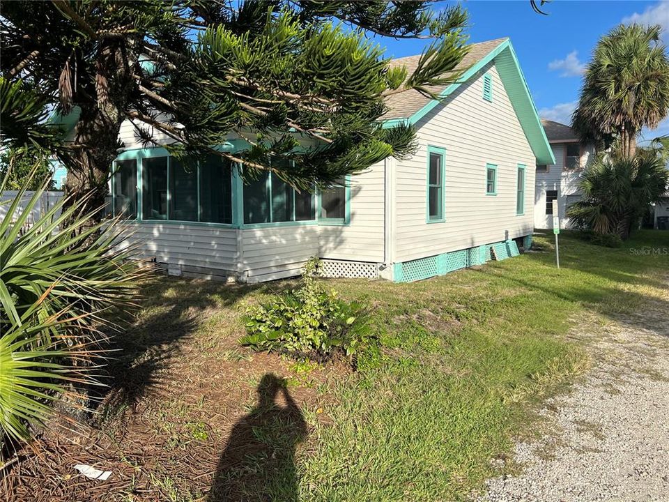 For Rent: $1,700 (2 beds, 2 baths, 1125 Square Feet)