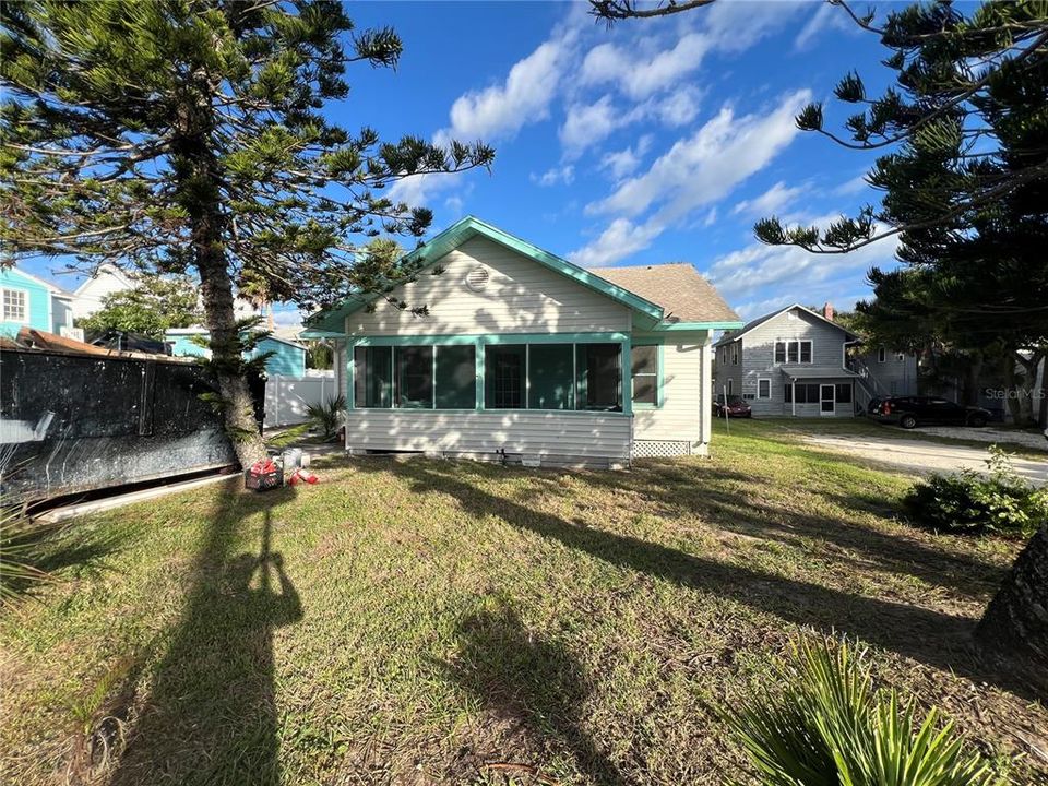 For Rent: $1,700 (2 beds, 2 baths, 1125 Square Feet)