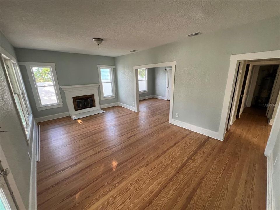 For Rent: $1,700 (2 beds, 2 baths, 1125 Square Feet)