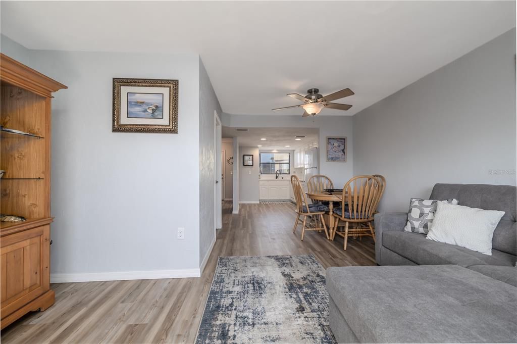 待售: $364,900 (2 贝兹, 2 浴室, 1190 平方英尺)