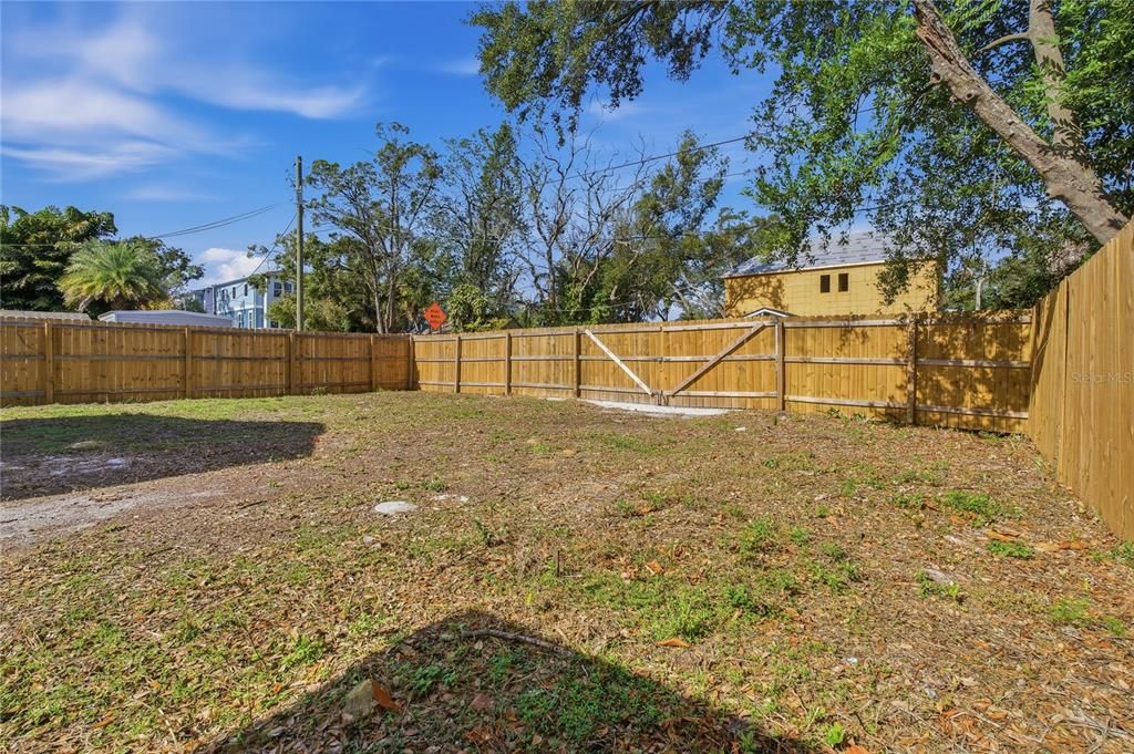 For Sale: $449,800 (4 beds, 2 baths, 1552 Square Feet)