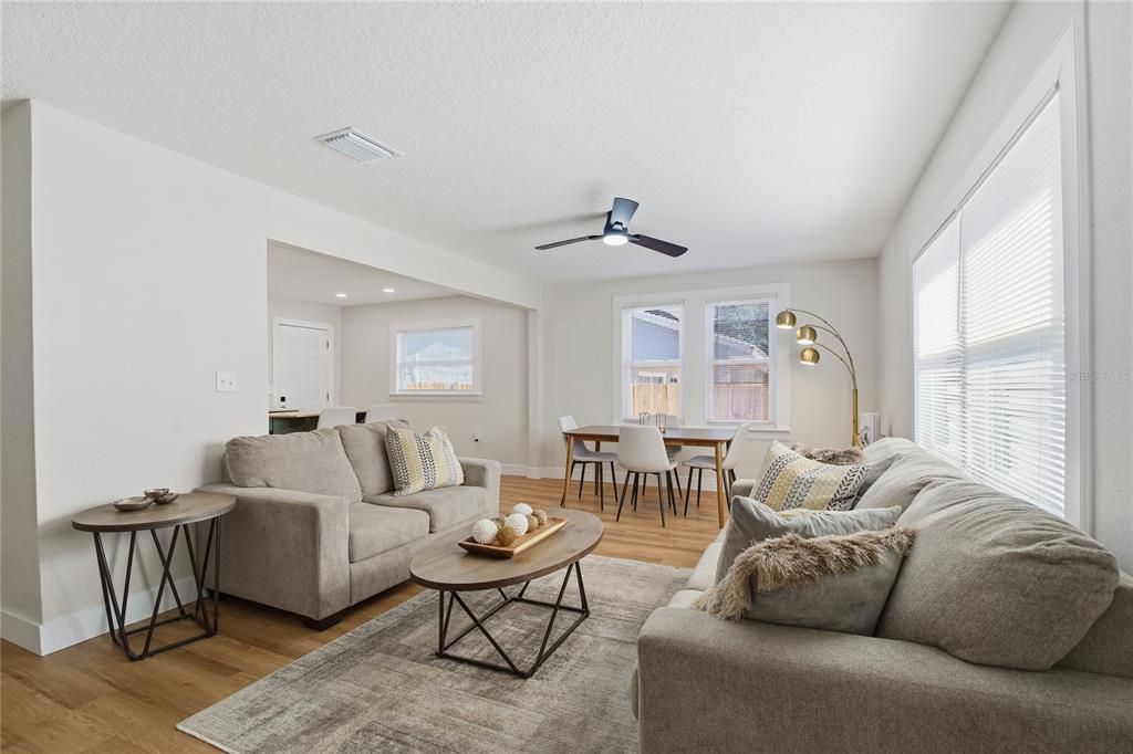 For Sale: $449,800 (4 beds, 2 baths, 1552 Square Feet)