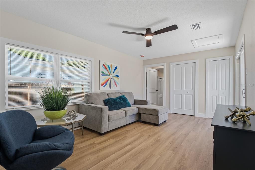 For Sale: $449,800 (4 beds, 2 baths, 1552 Square Feet)