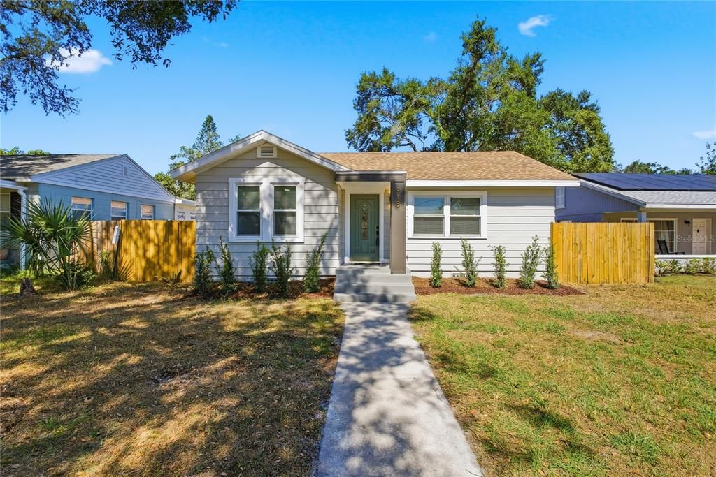 For Sale: $449,800 (4 beds, 2 baths, 1552 Square Feet)