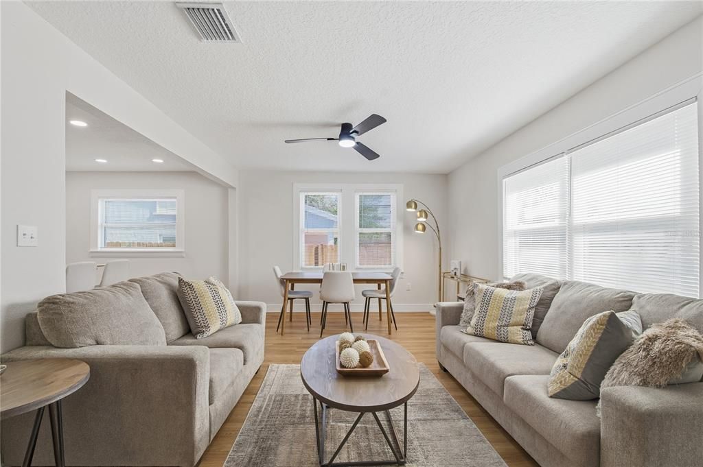 For Sale: $449,800 (4 beds, 2 baths, 1552 Square Feet)