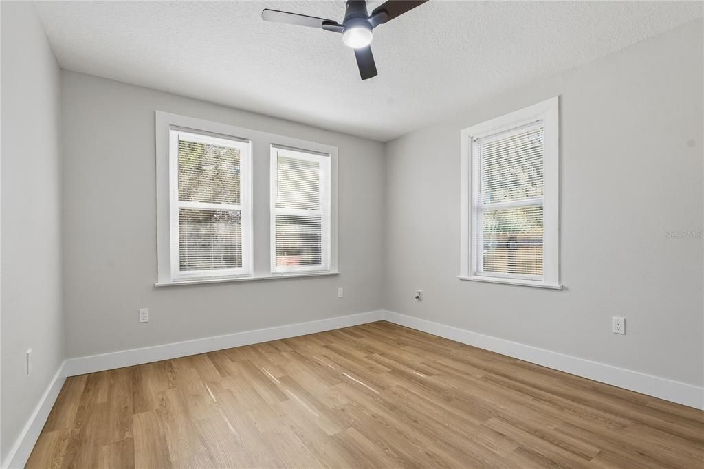 For Sale: $449,800 (4 beds, 2 baths, 1552 Square Feet)