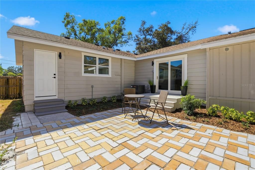 For Sale: $449,800 (4 beds, 2 baths, 1552 Square Feet)