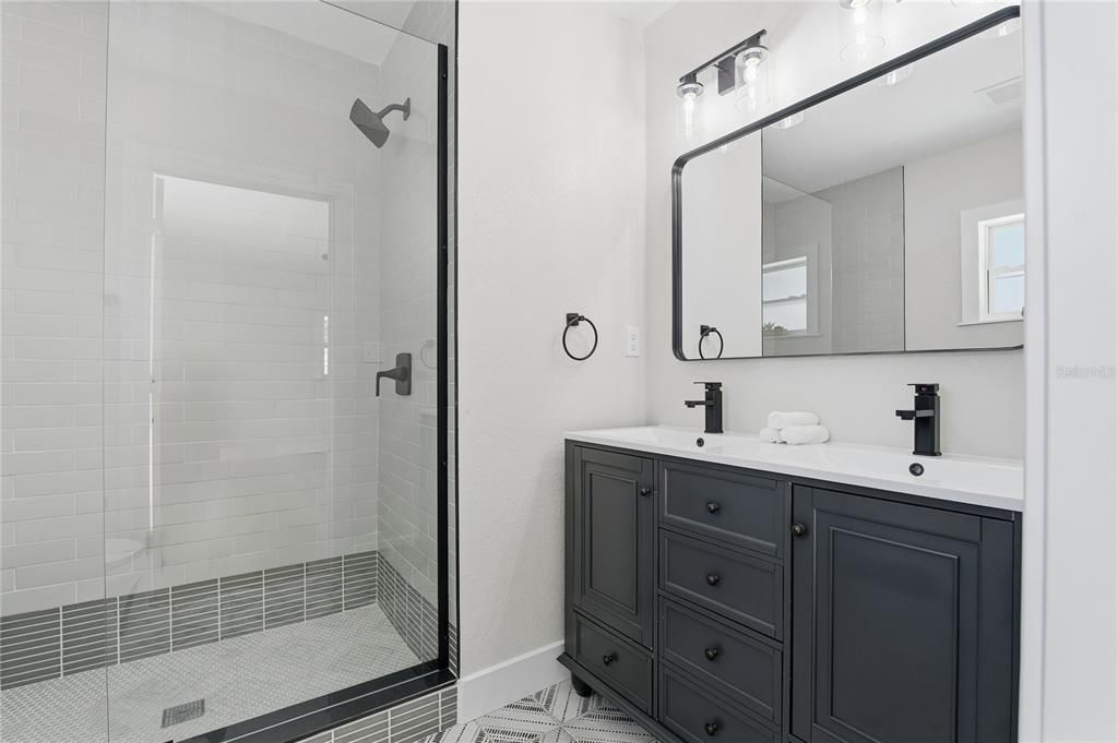 For Sale: $449,800 (4 beds, 2 baths, 1552 Square Feet)