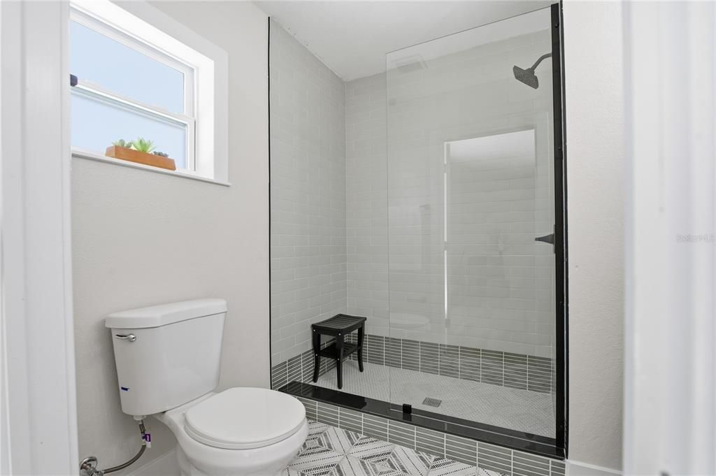 For Sale: $449,800 (4 beds, 2 baths, 1552 Square Feet)